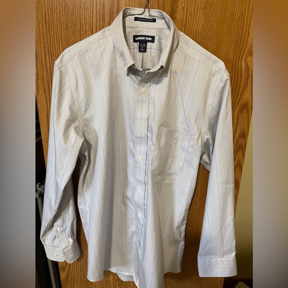 Mens buttoned down shirt 15 x 32 Tailored cut